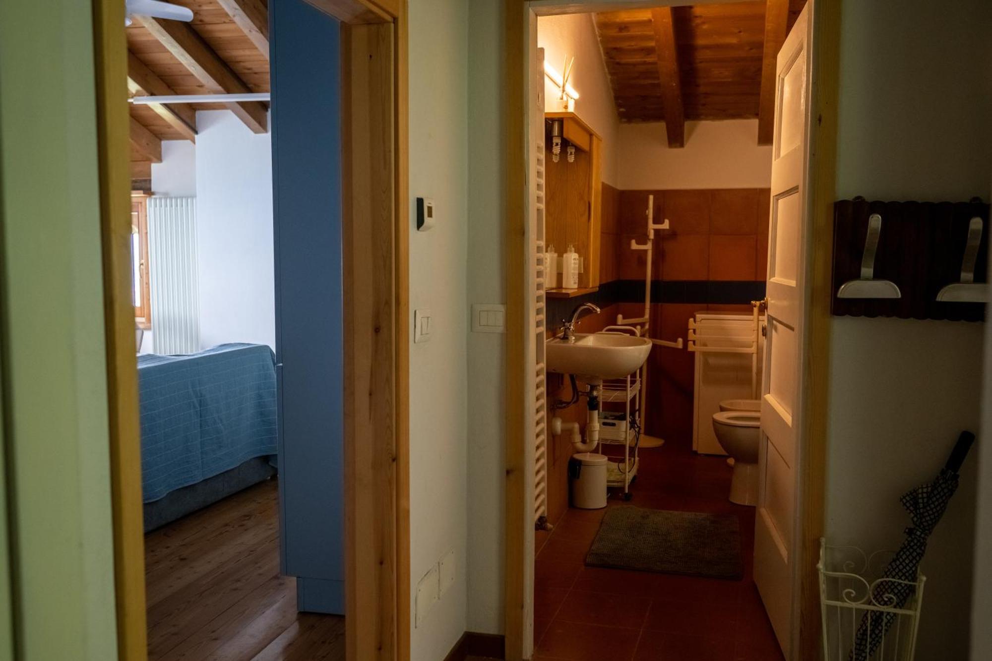 Casa Caravino Apartment Варена Екстериор снимка