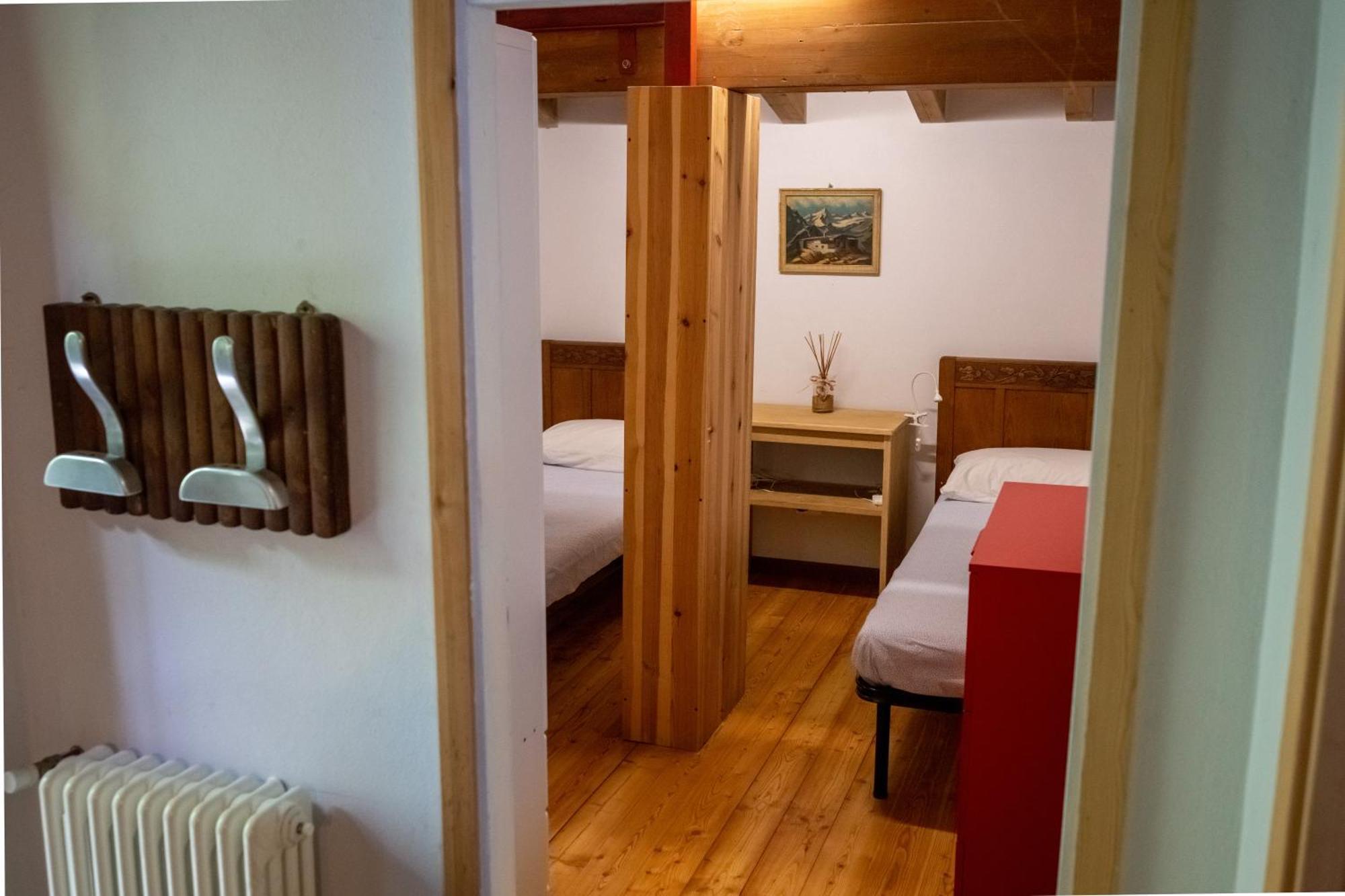 Casa Caravino Apartment Варена Екстериор снимка