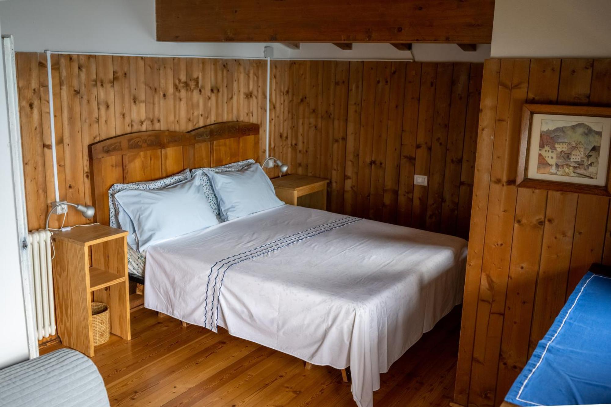 Casa Caravino Apartment Варена Екстериор снимка